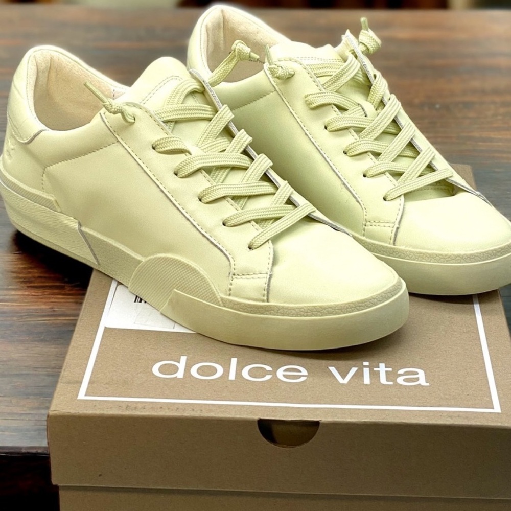 Dolce Vita Zina Size 9 Slip On Sneaker